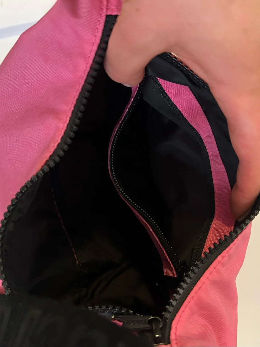 Baggu small crescent crossbody
